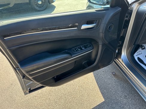 Used 2011 Chrysler 300 Touring image 11