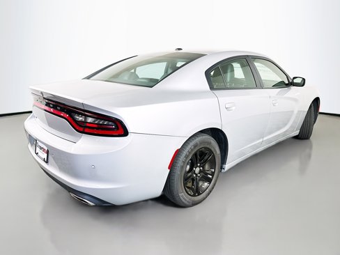 Used 2022 Dodge Charger SXT w/ Leather Interior Group image 7