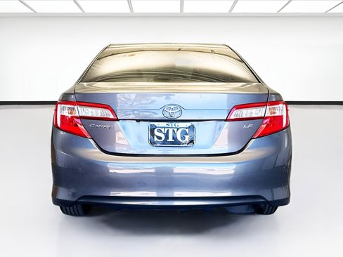 Used 2014 Toyota Camry LE image 5