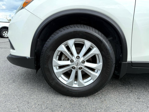 Used 2015 Nissan Rogue SV w/ SV Premium Package image 41