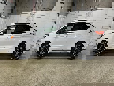 Used 2020 Ford Edge ST w/ Equipment Group 401A image 4