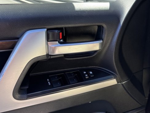 Used 2019 Toyota Land Cruiser image 14