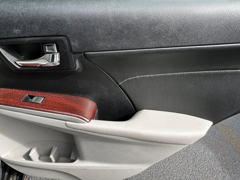 Used 2014 Toyota Camry XLE image 38