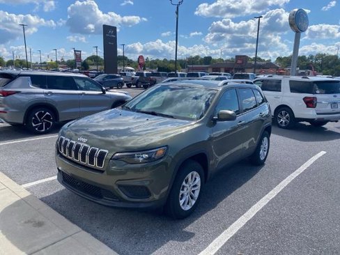 Used 2021 Jeep Cherokee Latitude image 2