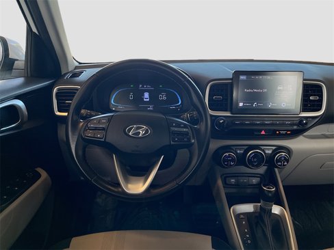 Used 2024 Hyundai Venue SEL image 21