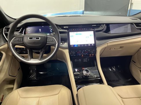 Used 2022 Jeep Grand Cherokee Limited 4xe w/ Luxury Tech Group II image 5