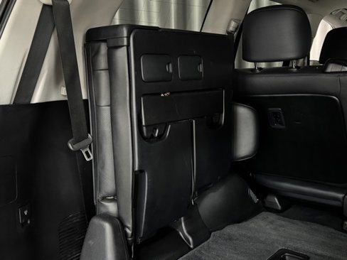 Used 2011 Lexus LX 570 4WD image 34