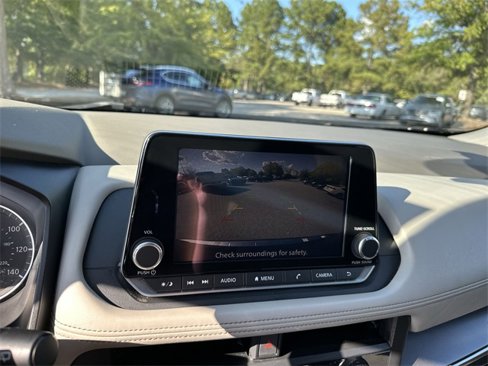 Used 2023 Nissan Rogue SV image 17