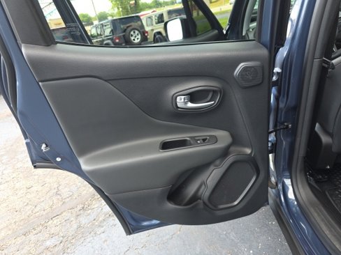 Used 2022 Jeep Renegade Trailhawk w/ Sun/Sound Group image 31