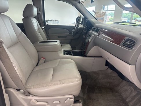 Used 2013 Chevrolet Suburban LT w/ Texas Edition image 25