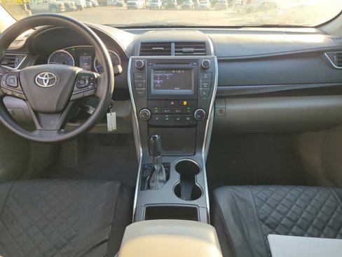 Used 2017 Toyota Camry LE image 9