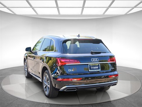 Used 2022 Audi Q5 2.0T Premium w/ Convenience Package image 2