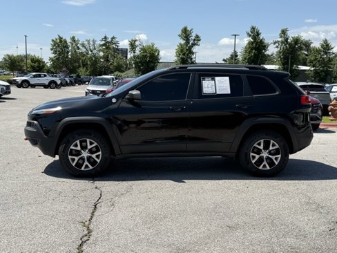 Used 2018 Jeep Cherokee Trailhawk image 4