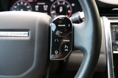 Used 2020 Land Rover Discovery Sport SE image 21