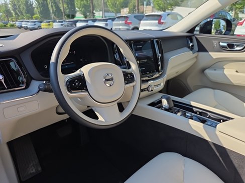 Certified 2024 Volvo XC60 B5 Plus image 7