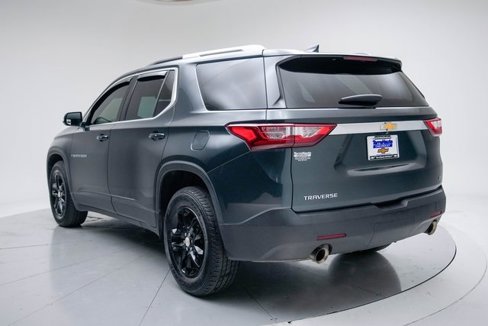 Used 2018 Chevrolet Traverse LT image 3