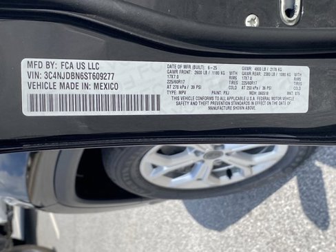 New 2025 Jeep Compass Latitude image 29