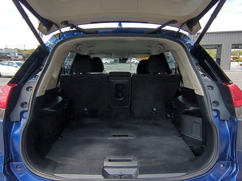 Used 2020 Nissan Rogue SV image 25