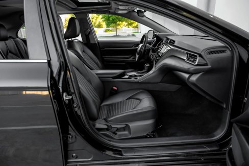 Used 2020 Toyota Camry SE image 37