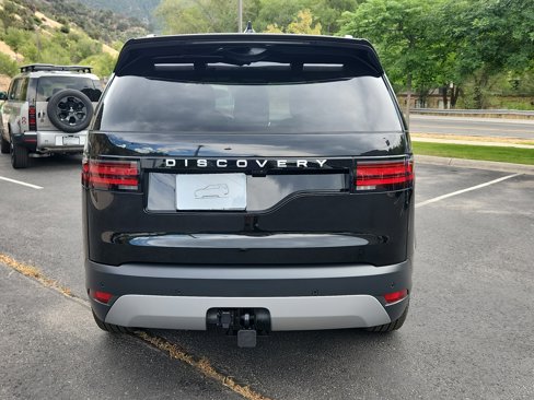 New 2025 Land Rover Discovery S image 4