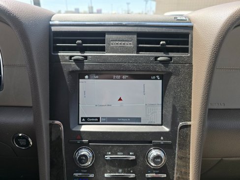 Used 2016 Lincoln Navigator Select image 16