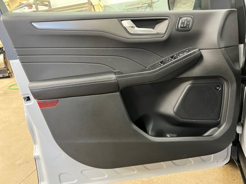 New 2025 Ford Escape Active w/ Active Premium Tech Pack image 32