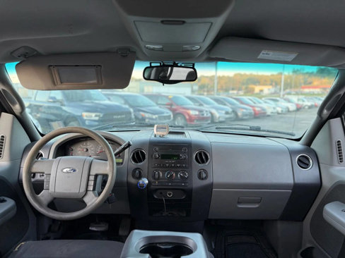 Used 2005 Ford F150 XLT image 16