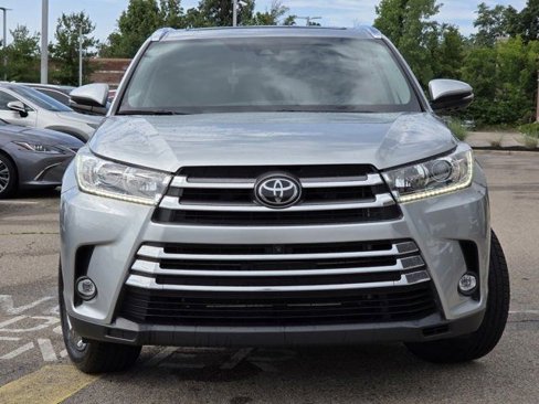 Used 2019 Toyota Highlander Limited Platinum image 2