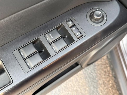 Used 2016 Jeep Patriot Latitude image 15