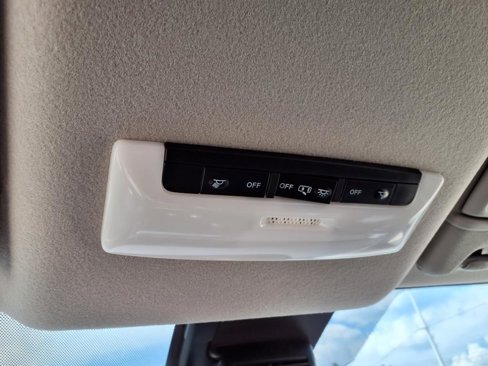 New 2025 Nissan Versa S w/ Trunk Package image 18