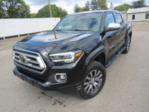 Used 2023 Toyota Tacoma Limited image 1