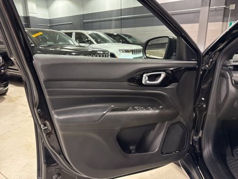 Used 2022 Jeep Compass Altitude image 29