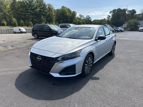 Used 2024 Nissan Altima 2.5 SV image 1