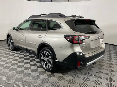 Used 2020 Subaru Outback Limited image 4