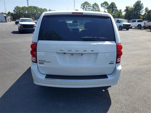 Used 2019 Dodge Grand Caravan SXT image 5