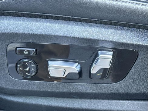 Used 2022 BMW X5 xDrive40i w/ M Sport Package image 12