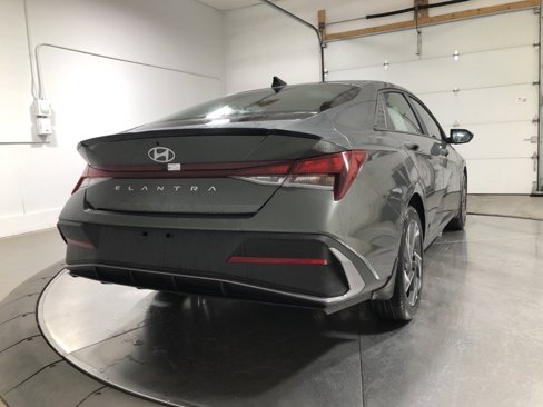 New 2025 Hyundai Elantra Sport image 7