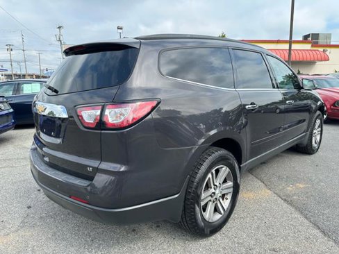Used 2017 Chevrolet Traverse LT image 5