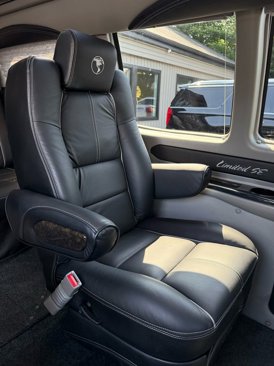 Used 2017 Chevrolet Express 2500 image 9