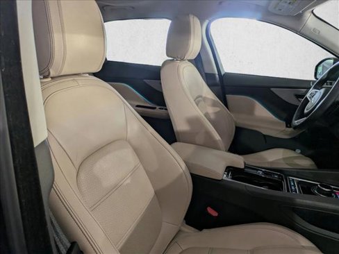 Used 2018 Jaguar F-PACE Prestige image 21