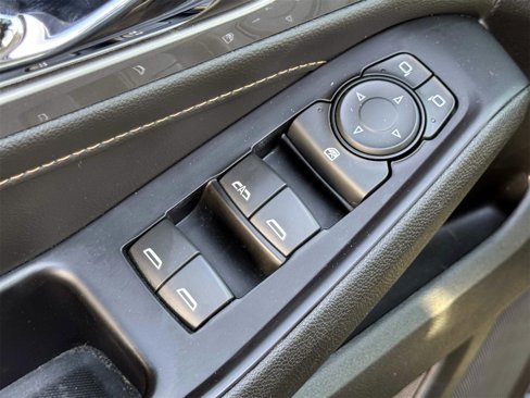 Used 2019 Chevrolet Traverse LT w/ LPO, Floor Liner Package image 32