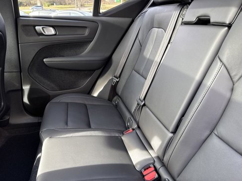 New 2025 Volvo XC40 B5 Core w/ Protection Package Premier image 26