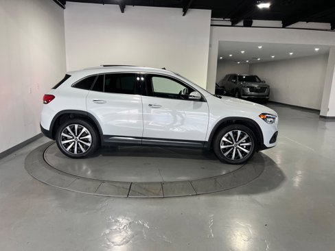 Used 2021 Mercedes-Benz GLA 250 4MATIC w/ Premium Package image 8