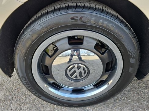 Used 2012 Volkswagen Beetle 2.5 image 17