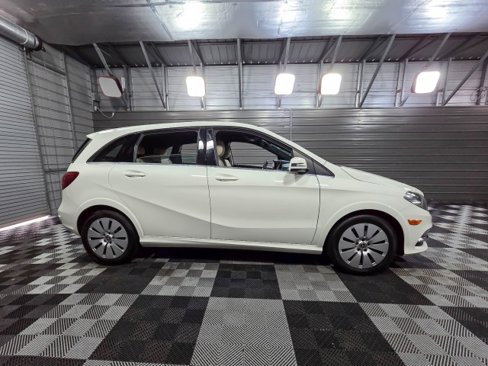 Used 2017 Mercedes-Benz B 250e image 9