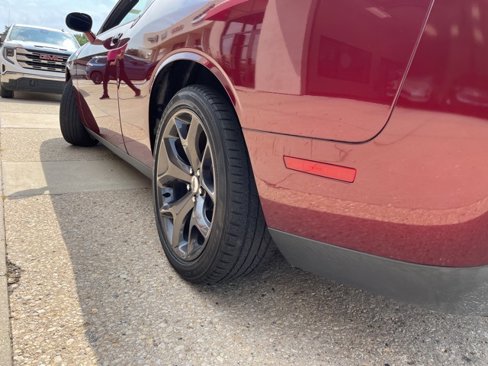 Used 2017 Dodge Challenger SXT Plus image 18