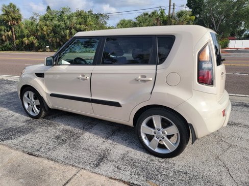 Used 2011 Kia Soul ! image 6