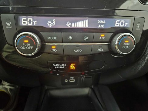 Used 2018 Nissan Rogue SV image 20