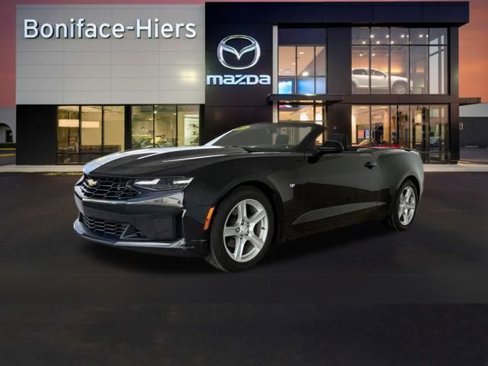 Used 2019 Chevrolet Camaro LT image 4