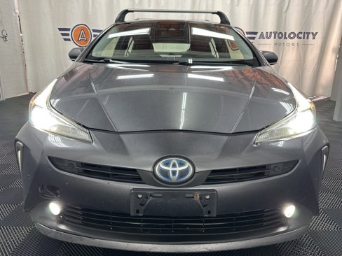 Used 2021 Toyota Prius LE image 3
